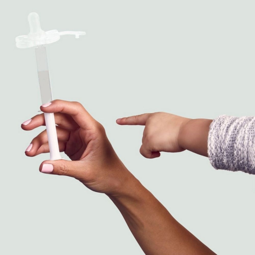 Dispenser per medicinali a forma di ciuccio