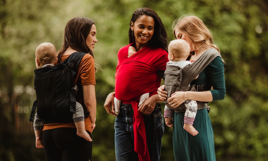 Fascia o marsupio? Benefici, consigli e sicurezza del babywearing